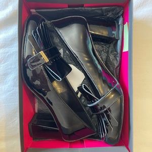 BRAND NEW Vince Camuto heels